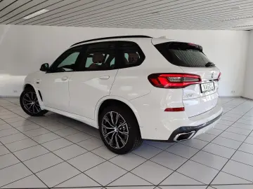 BMW X5 xDrive 45 e M Sport HiFi HUD Pano Leder AHK L
