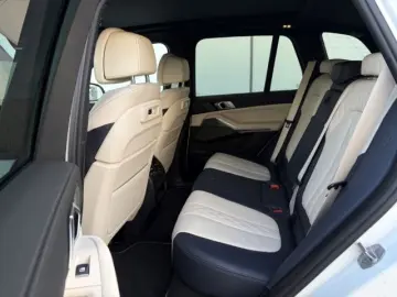 BMW X5 xDrive 40dA M-Sport AHK PANO H K HUD LCProf