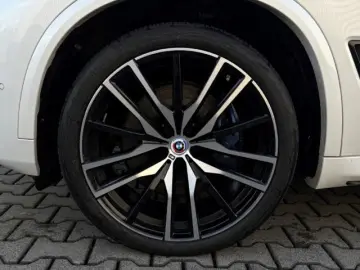BMW X5 xDrive 40dA M-Sport AHK PANO H K HUD LCProf