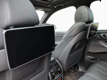 BMW X5 xD40d M SPORT FondEnt ACC AHK TV Pano H K 22