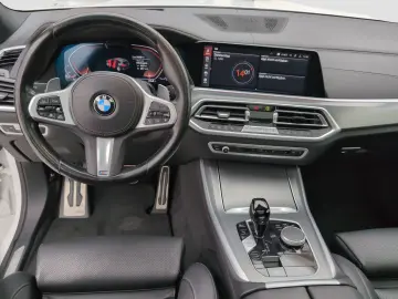 BMW X5 xDrive40d Sportpaket M Sportbr. Head-Up HiFi