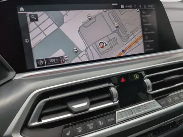 BMW X5 xDrive40d Sportpaket M Sportbr. Head-Up HiFi