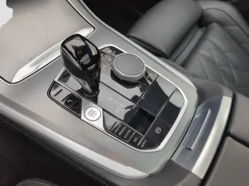 BMW X5 xDrive40d Sportpaket M Sportbr. Head-Up HiFi