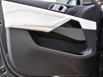 BMW X5 xDrive40d M Sport 21Zoll AHK Sitzlüft ACC 360