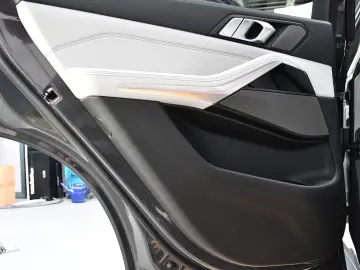 BMW X5 xDrive40d M Sport 21Zoll AHK Sitzlüft ACC 360