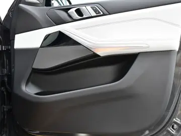 BMW X5 xDrive40d M Sport 21Zoll AHK Sitzlüft ACC 360