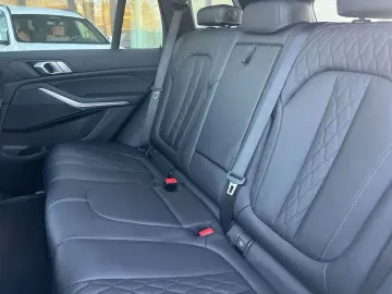 BMW X5 30d M Sport xDrive HUD AHK Pano StandHzg Navi