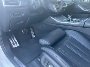 BMW X5 30d M Sport xDrive HUD AHK Pano StandHzg Navi