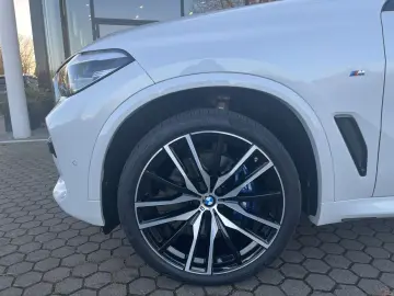 BMW X5 30d M Sport xDrive HUD AHK Pano StandHzg Navi