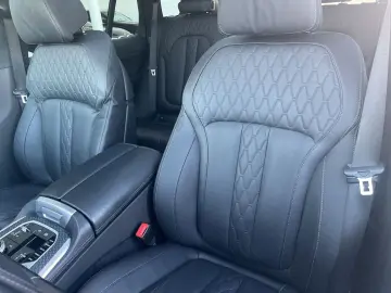 BMW X5 30d M Sport xDrive HUD AHK Pano StandHzg Navi