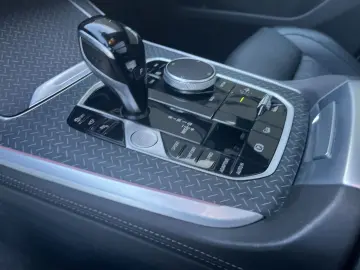 BMW X5 30d M Sport xDrive HUD AHK Pano StandHzg Navi