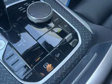 BMW X5 30d M Sport xDrive HUD AHK Pano StandHzg Navi