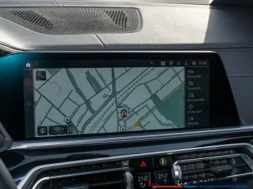 BMW X5 xDrive 40i M-Sport LASER PANO HUD LEDER H K M