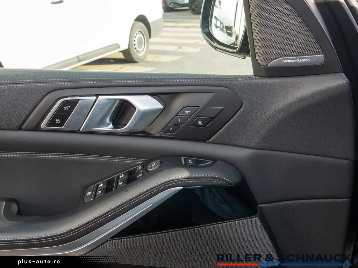BMW X5 xDrive 40i M-Sport LASER PANO HUD LEDER H K M