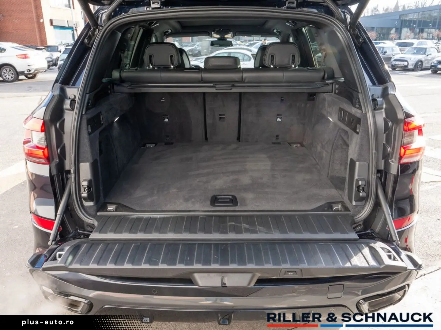 BMW X5 xDrive 40i M-Sport LASER PANO HUD LEDER H K M