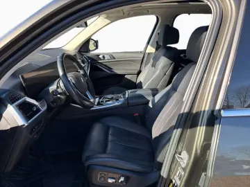 BMW X5 xDrive50e SoftCl Pano AHK DAPro PAPro HUD H K