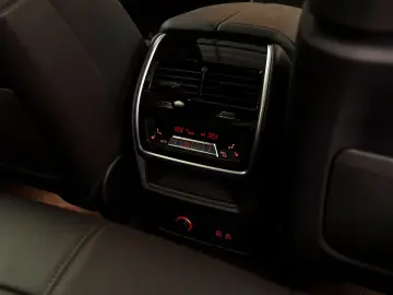 BMW X5 Xdrive50e M-SPORT-MASSAGE-TOWB-22 -CARBON