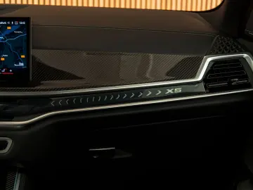 BMW X5 Xdrive50e M-SPORT-MASSAGE-TOWB-22 -CARBON