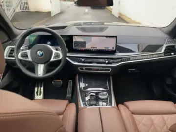 BMW X5 xDrive 30d M-Sport AHK Panodach Luftfederung