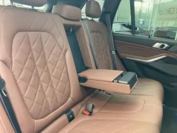 BMW X5 xDrive 30d M-Sport AHK Panodach Luftfederung