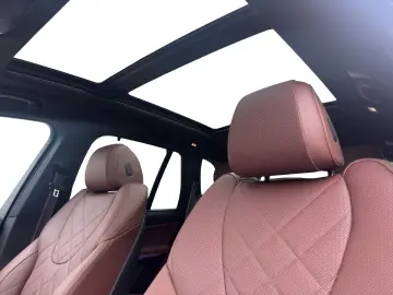 BMW X5 xDr30d M Sportpaket LED Navi SkyLounge ParkAs