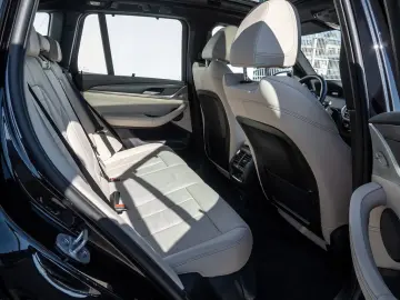 BMW X3 xDrive 30i M-Sport STANDHZ LASER PANO AHK H K