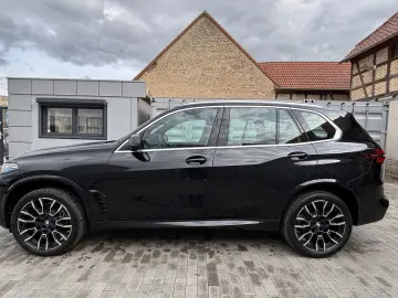 BMW X5 xDrive30d    M Sport Luft LED LC Prof AHK HUD