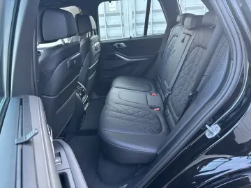 BMW X5 xDrive30d    M Sport Luft LED LC Prof AHK HUD