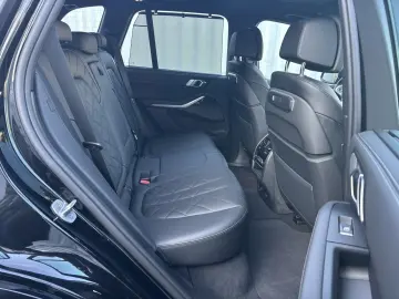 BMW X5 xDrive30d    M Sport Luft LED LC Prof AHK HUD