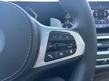 BMW X5 xDrive30d    M Sport Luft LED LC Prof AHK HUD