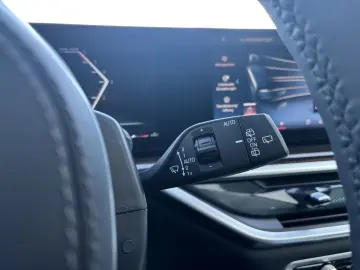 BMW X5 xDrive30d    M Sport Luft LED LC Prof AHK HUD