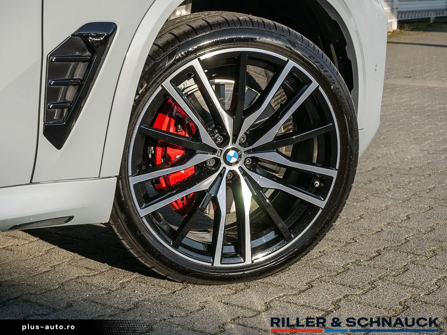 BMW X5 xDrive 30d M-Sport Pro 22 ZOLL AHK PANO HK