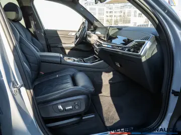 BMW X5 xDrive 30d M-Sport Pro 22 ZOLL AHK PANO HK