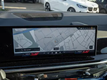 BMW X5 xDrive 30d M-Sport Pro 22 ZOLL AHK PANO HK