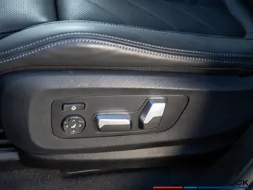 BMW X5 xDrive 30d M-Sport Pro 22 ZOLL AHK PANO HK