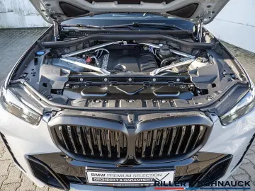 BMW X5 xDrive 30d M-Sport Pro 22 ZOLL AHK PANO HK