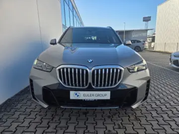 BMW X5 xDrive30d M Sport AHK Pano IconGl KomfSi belü