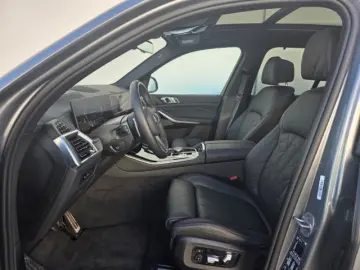 BMW X5 xDrive30d M Sport AHK Pano IconGl KomfSi belü