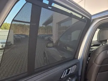 BMW X5 xDrive30d M Sport AHK Pano IconGl KomfSi belü