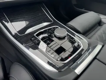 BMW X5 xDrive 30dA M-Sport AHK PANO H K DrivAssProf