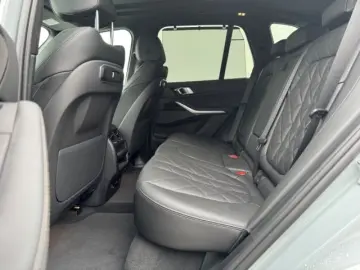 BMW X5 xDrive 30dA M-Sport AHK PANO H K DrivAssProf