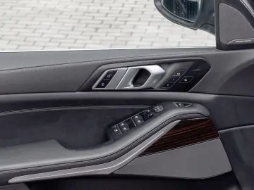 BMW X5 30d M SPORT.LUFTF.SOFTC.4ZONEN.360.AHK.2STÜCK