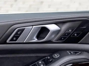 BMW X5 30d M SPORT.LUFTF.SOFTC.4ZONEN.360.AHK.2STÜCK