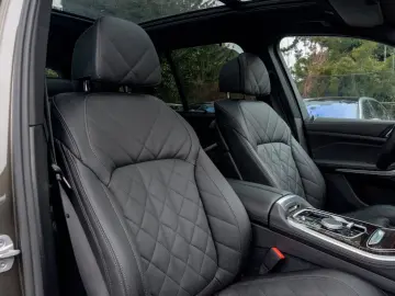 BMW X5 30d M SPORT.LUFTF.SOFTC.4ZONEN.360.AHK.2STÜCK