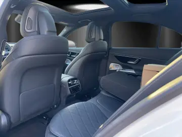 MERCEDES-BENZ E 300 de 4M AMG Prem  AIRMATIC Massage&hellip;
