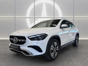 MERCEDES-BENZ GLA 180 PROGRESSIVE LINE