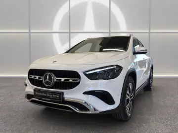 MERCEDES-BENZ GLA 180 PROGRESSIVE LINE