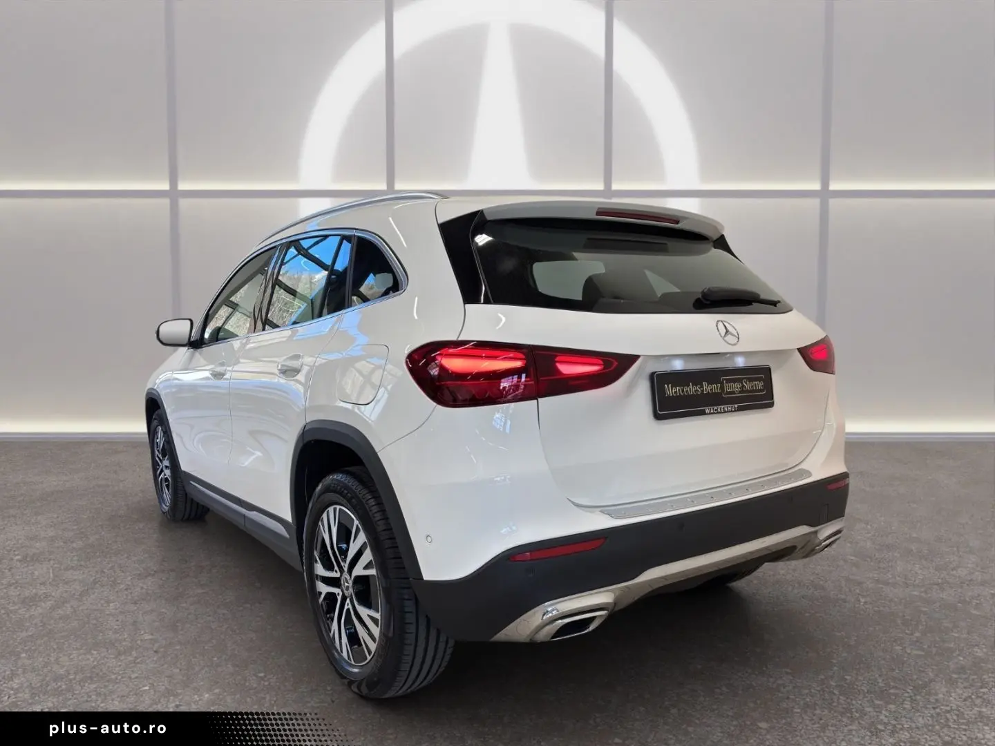 MERCEDES-BENZ GLA 180 PROGRESSIVE LINE