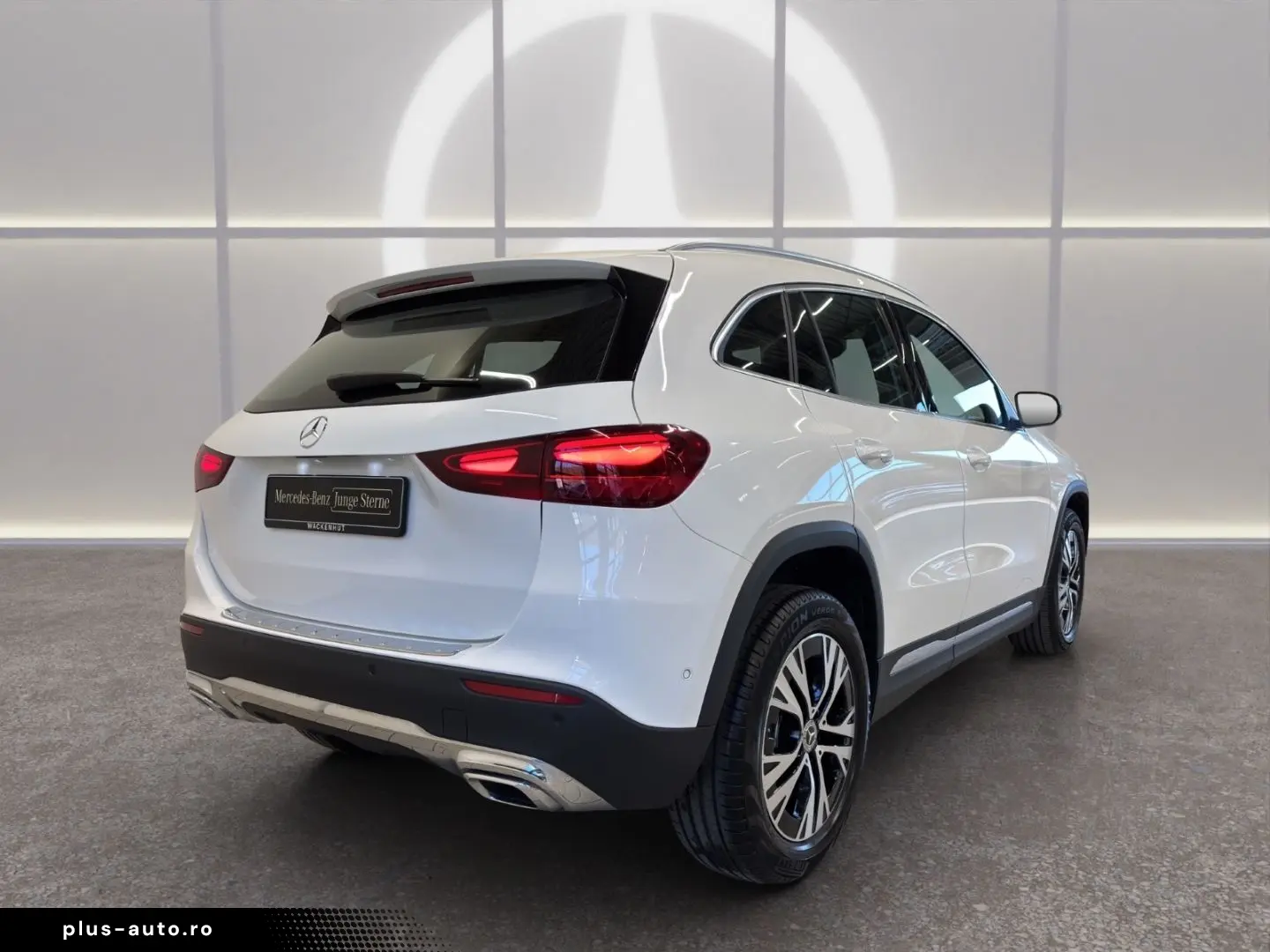 MERCEDES-BENZ GLA 180 PROGRESSIVE LINE
