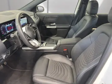 MERCEDES-BENZ GLA 180 PROGRESSIVE LINE